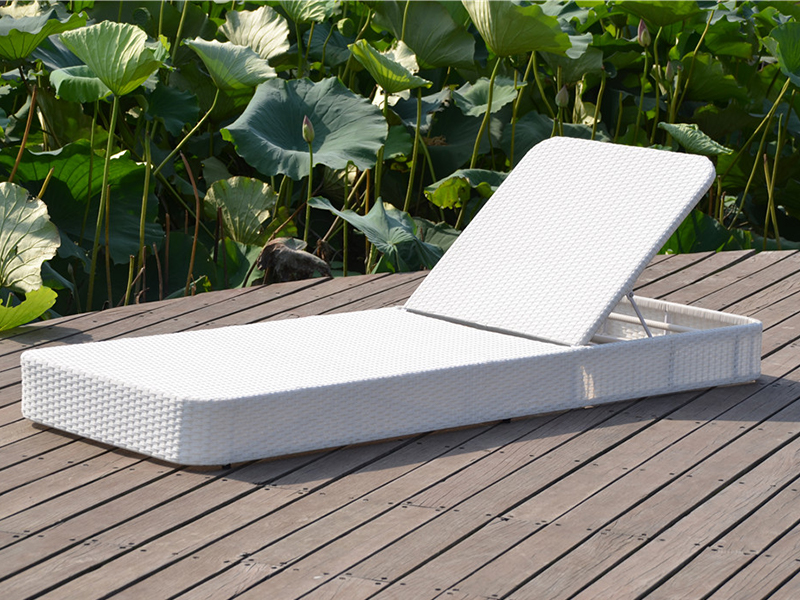 Lounge di rattan bianco, lettino da sole di rilassamento all'aperto, telaio in alluminio daybed rattan yq-rb-432