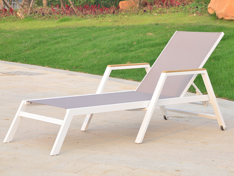 Lounge per il tempo libero all'aperto con legno sintetico sul bracciolo YQ-TB-482